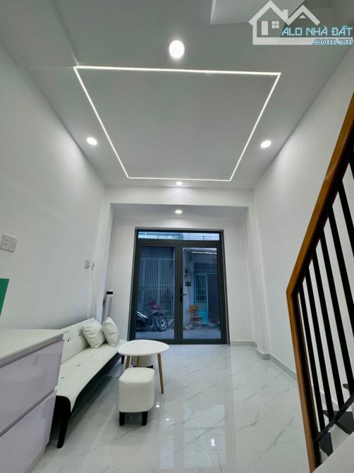 SIÊU PHẨM 3 TẦNG -HẼM THÔNG LUỸ BÁN BÍCH-TÔ HIỆU- HOÀ BÌNH-NHÀ MỚI Ở NGAY -SỔ VUÔNG - 2