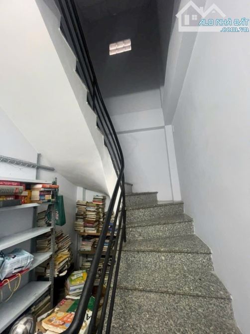 Nhà 2 Tầng Sổ Hồng Riêng Hẻm Thông Rộng Rãi Ngay Lê Văn Lương Quận 7 - 5,6 Tỷ - 2