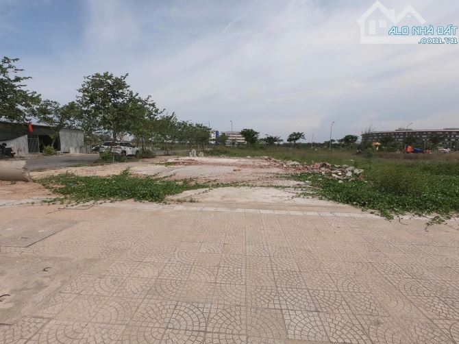 LÔ GÓC ĐƯỜNG 33m HOÀNG MINH THẮNG, KĐT FPT, CẠNH FPT PLAZA 4 GẦN 500m2, MT 16m, GIÁ 4X TỶ - 2