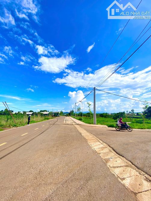 Chủ Kẹt Tiền bán gấp lô đất gần Sân Bay Liên Khương Đà Lạt - Sổ Riêng, Chỉ 4,6 Triệu/m² - 2