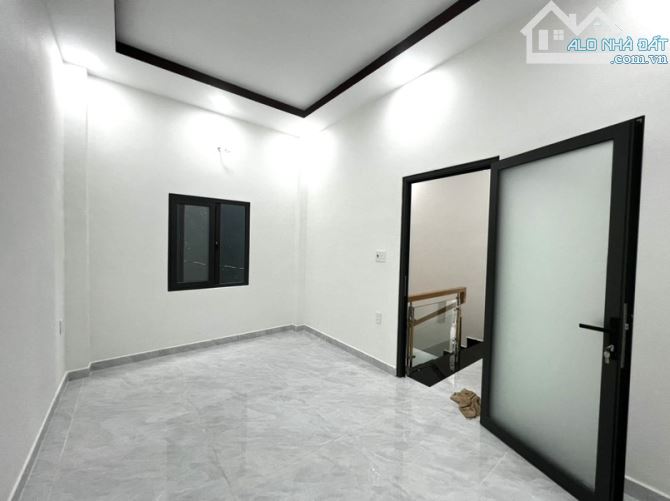 BÁN NHÀ 2 TẦNG MỚI ĐẸP - Ô TÔ TẬN CỬA - KHA VẠN CÂN - HIỆP BÌNH CHÁNH - 40M2 - CHỈ 3 NHỈNH - 2