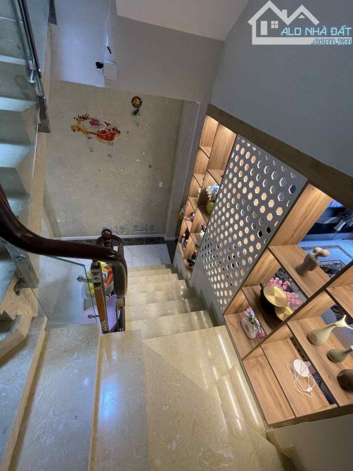 Tặng nội thất 1 tỷ, bán nhà 3 tầng Tăng Nhơn Phú B, đường ô tô vi vu, 80m2 - 2