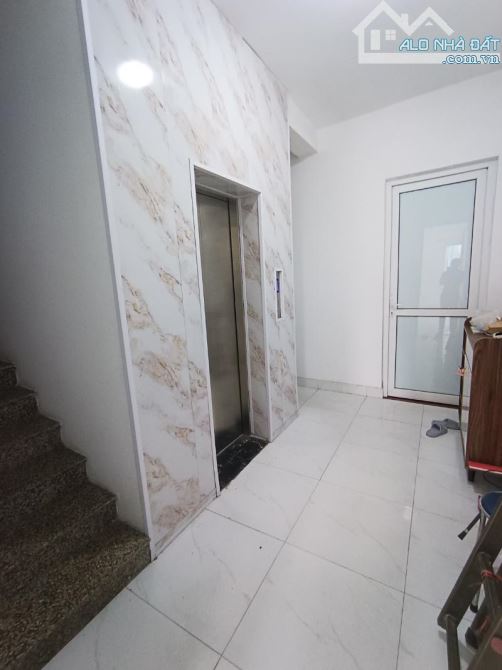 Sổ đỏ gửi ngân hàng, chủ cần bán gấp, nhà gần siêu thị Aeon Long Biên- chủ tự xây, kinh do - 2