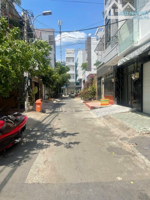 Biệt thự cách tân Khu nội bộ quận 8 DT : 8x13 Có sẵn thang máy Dân Trí cao yên tĩnh - 2