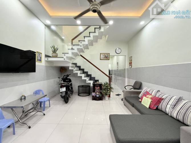 BÁN NHÀ QUANG TRUNG – CHỢ HẠNH THÔNG TÂY -  VF3 THÔNG – 4.2M x 14M –  4PN – NHỈNH 6 TỶ - 2