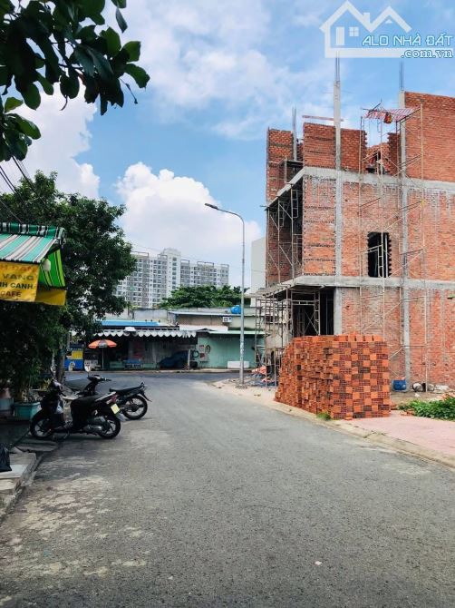 CHỦ GỞI BÁN NHÀ 1 TRỆT 2 LẦU (HOÀN CÔNG) ĐANG HOÀN THIỆN KHU TĐC QUANG VINH. GIÁ CHỈ 4 TỶ - 2