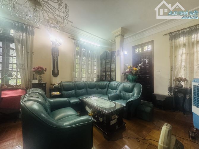 Bán biệt thự lô góc view hồ Võ Thị Sáu, HBT. 115m2 lô góc, Gara oto. 36 tỷ. - 2