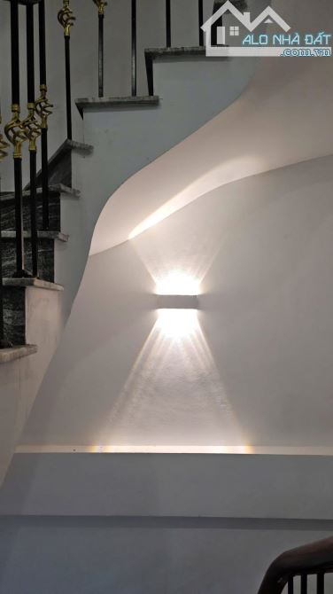 Bán gấp nhà Bạch Mai 32m2, 5T, mt 4m mới, ngõ rộng, gần oto, gần hồ điều hoà. Giá 7.95 tỷ - 3