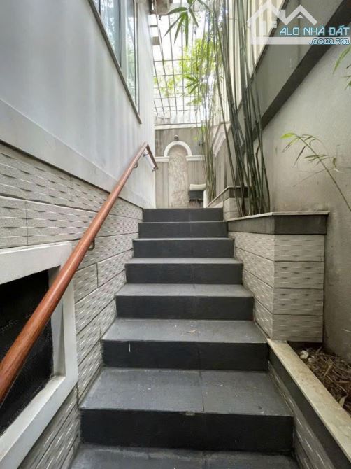Bán biệt thự đẹp cao cấp mặt tiền Trường Sa , Phú Nhuận , 10x18m , hầm 4 tầng , 48 tỷ tl - 3