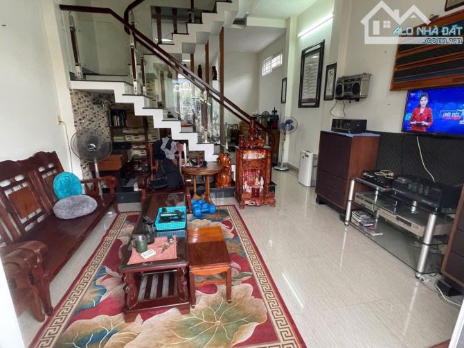 HÀNG SIÊU HIẾM, VỊ TRÍ ĐẸP GIÁ RẺ Bán nhà 3 lầu hoàn công, đường ô tô ngay chợ Biên Hòa gi - 3