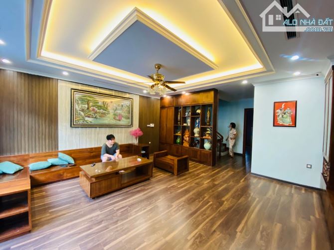 Tòa Nhà Mặt phố Nguyễn Viết Xuân Hà Đông, View Hồ, Kinh Doanh 2 mặt tiền, 95m2*9T, 5,3m MT - 3
