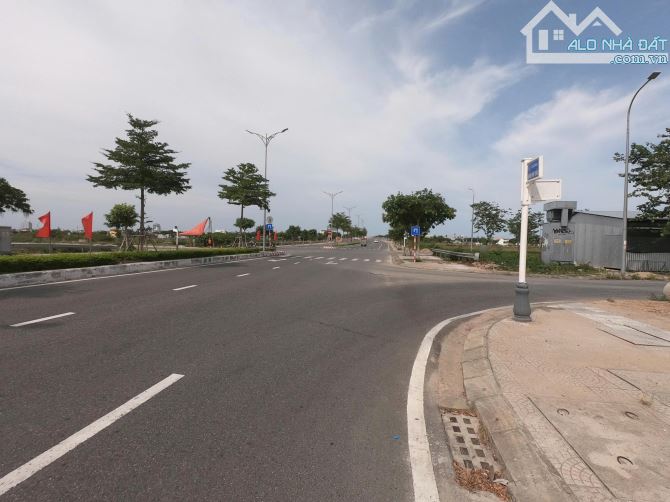 LÔ GÓC ĐƯỜNG 33m HOÀNG MINH THẮNG, KĐT FPT, CẠNH FPT PLAZA 4 GẦN 500m2, MT 16m, GIÁ 4X TỶ - 3
