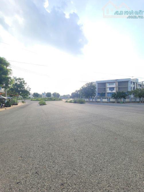 Bán căn góc 1T1L 12.3x20m, đường D12 KDC Châu Thới p.Bình An gần làng đại học - 3