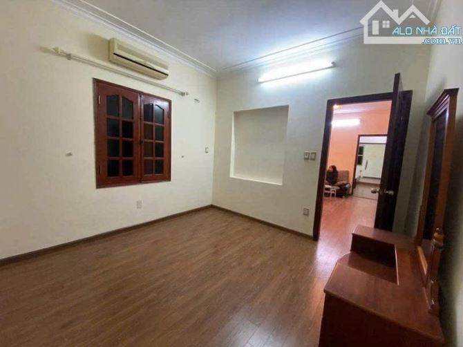 BÁN CĂN HỘ TẬP THỂ T2 NAM ĐỒNG HỒ ĐẮC DI ĐỐNG ĐA - 75M 2PN - SỔ ĐỎ KHỦNG 61M OTO DỪNG ĐỖ - 3