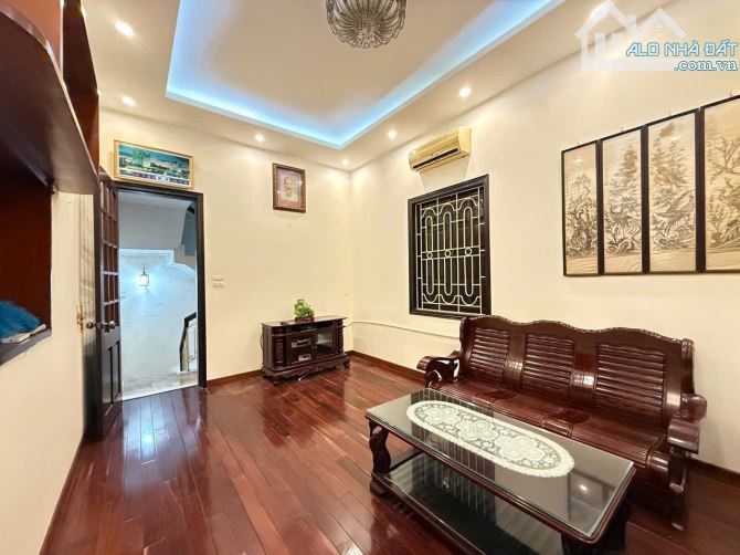 BÁN NHÀ PHÂN LÔ THÁI THỊNH ĐỐNG ĐA - 45M 4T MT 3.5M - LÔ GÓC OTO TRÁNH VỊ TRÍ ĐẸP HIẾM NHÀ - 3