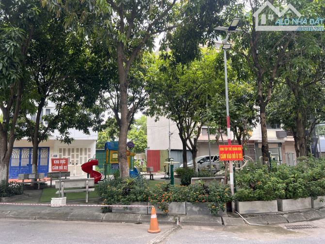 Bán nhà 100m2 5 tầng Thang máy. Xuân La - Lạc Long quân 33 tỏi - 3