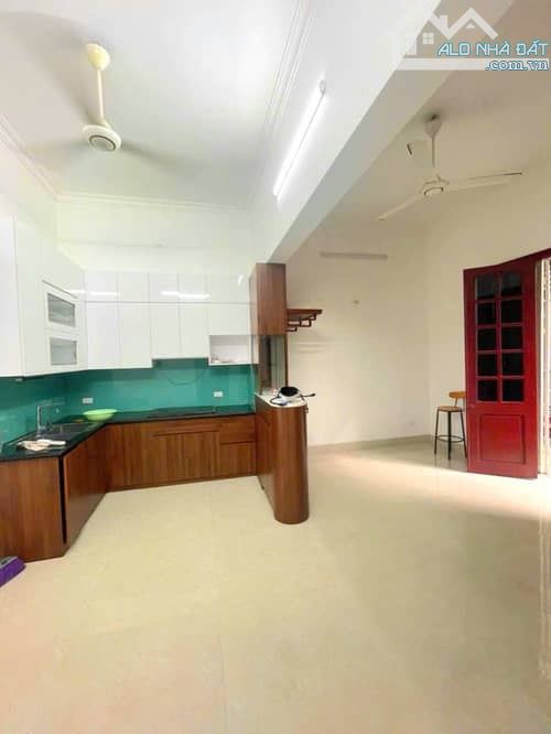 Cần bán nhà đẹp THUỴ KHUÊ Tây Hồ 47m2x3tầng , Mt 7m giá chỉ 9tỷ - 3