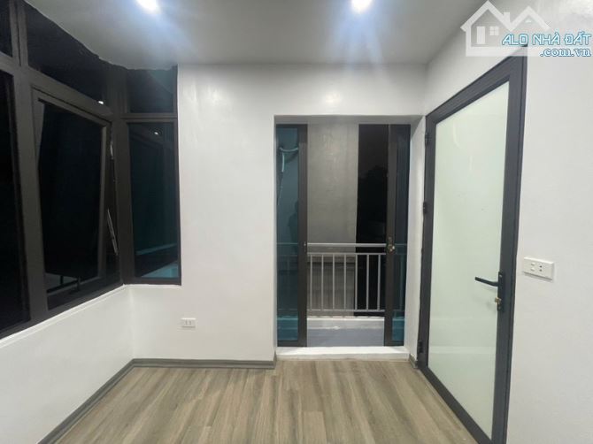 4.25 tỷ có mua được nhà 5 tầng lô góc 2 thoáng Trung tâm Quận Đống Đa? - 3