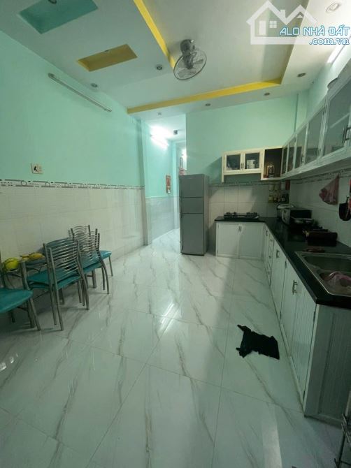 Ngay Dương Bá Trạc Q8 CHÍNH CHỦ TRANG BÌA - Nhà Mới Đẹp - 4PN - 4 TẦNG - 6,39TỶ TL TỐT - 4