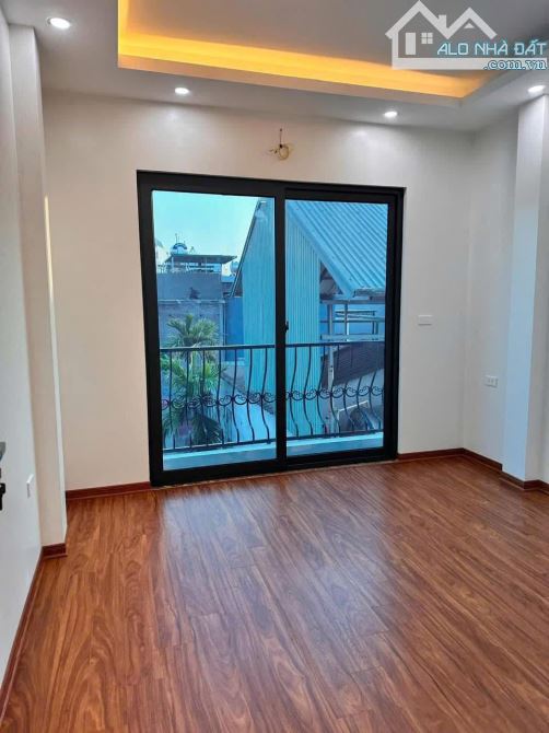 Nhà đẹp ở ngay Cầu Cốc Nam Từ Liêm. Sổ vuông 37m, 5 tầng 6 ngủ MT4m Giá 7.4 tỷ - 4