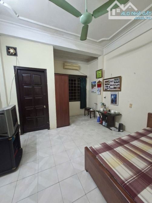 Bán nhà Trần Quốc Hoàn 35m 6 tầng giá chỉ 13.9 tỷ - 4