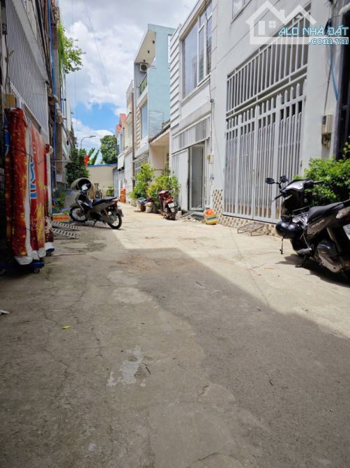 Bán gấp nhà 50m² Linh Xuân – 2 tầng – hẻm xe hơi – nhà đẹp dọn vào ở ngay – 3.8 tỷ - 4