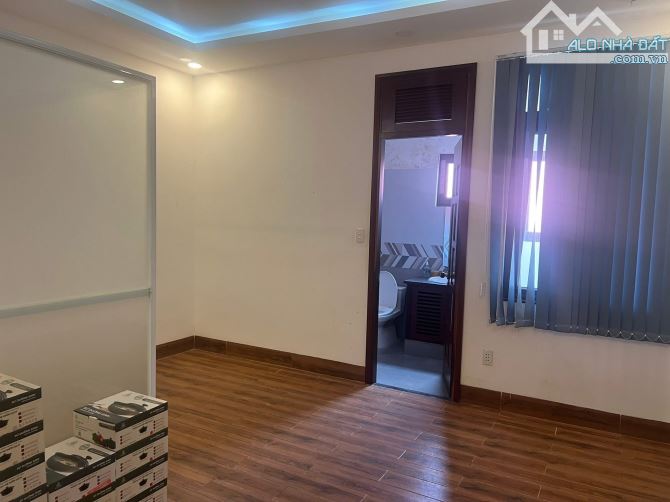 💥💥💥💥 NHÀ CHO THUÊ MT 5 LẦU TRẦN NHẬT DUẬT CÓ THANG MÁY - 4