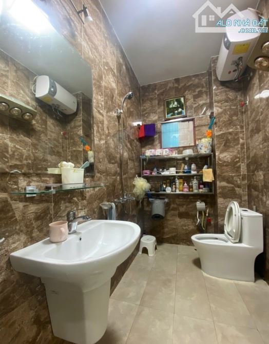 Nhà đẹp 45m2, 5 tầng ngõ 112 đường Hoàng Quốc Việt, gần phố, ô tô dừng đỗ vào nhà - 4