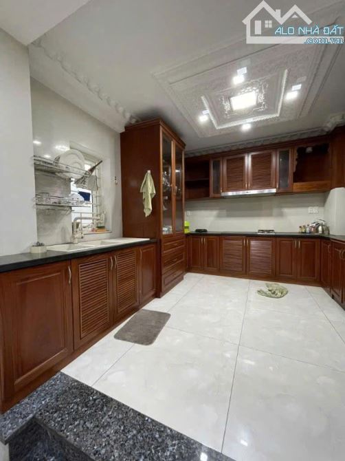 Bán biệt thự đẹp cao cấp mặt tiền Trường Sa , Phú Nhuận , 10x18m , hầm 4 tầng , 48 tỷ tl - 4