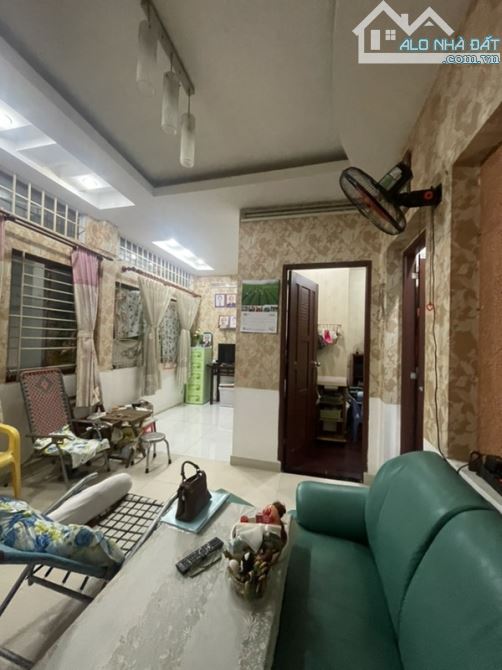 CƯ XÁ TRẦN QUANG DIỆU PHƯỜNG 14, QUẬN 3 DT: 8.2*12M (100M2) 13 TỶ 6 - 4