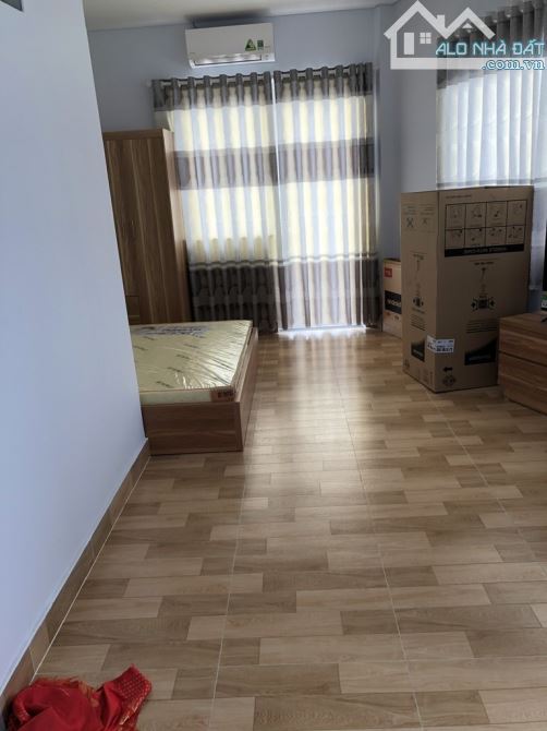 TLC.Chủ-82m2- 4m Nở Hậu 5,6m-VIP Bình Thạnh-2 Mặt Hẻm OTO Không Lộ Giới-3Tầng-Đang 25Tr/th - 4