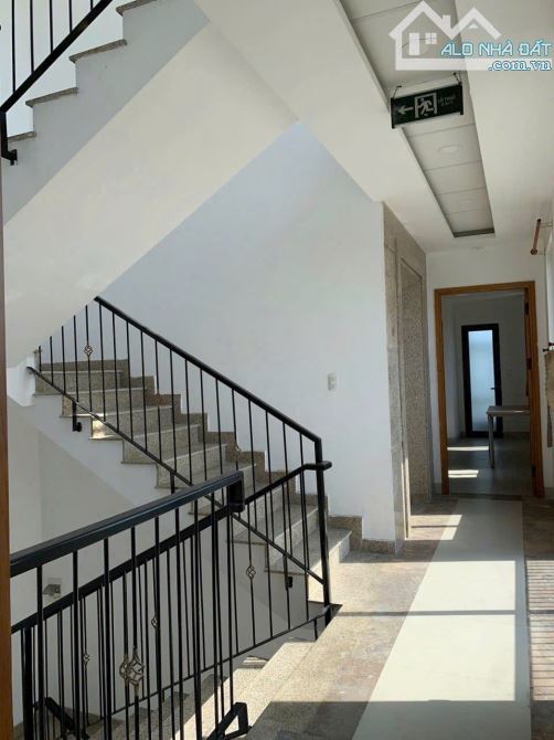 Chủ cần bán- TOÀ CĂN HỘ 5 TẦNG - Sát Minh Mạng+ Bãi Tắm Sơn Thuỷ- Chỉ 10.5 tỷ TL - 4