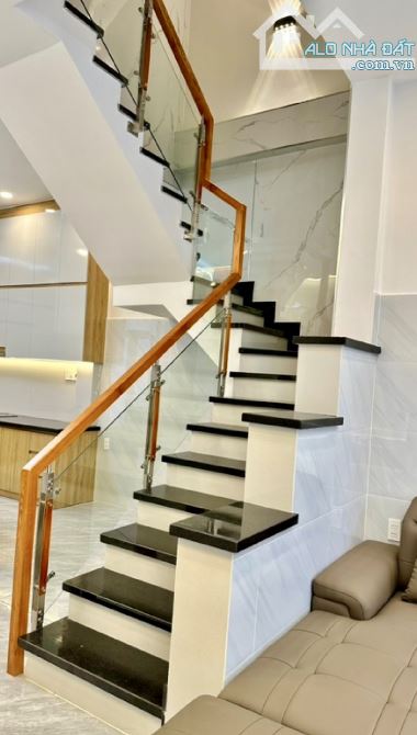 Bán nhà mới 1 trệt 2 lầu full nội thất, 5x20m, sổ hồng riêng, gần Trần Văn Mười – XTD - 4