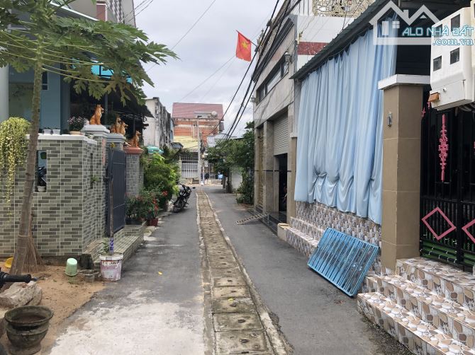 Tt Phước hải-đi bộ ra biển,dt:167m2- ngang gần 12m sâu vô 14m- full thổ cư-sẵn nhà nhỏ-4tx - 3