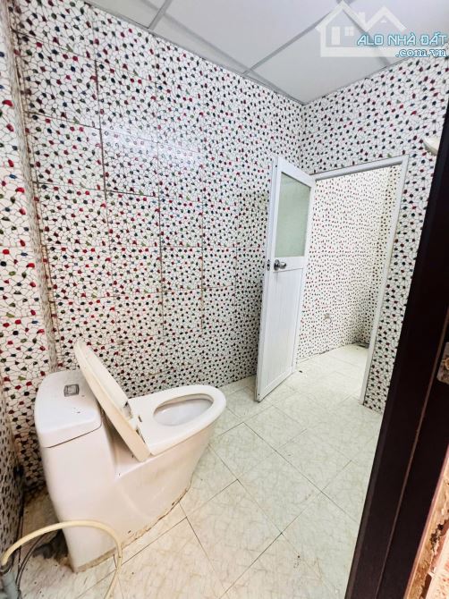 BÁN NHÀ MẶT TIỀN  BA ĐÌNH P10 (4x25m), nở hậu, xây 3 tầng - Q8 - 4
