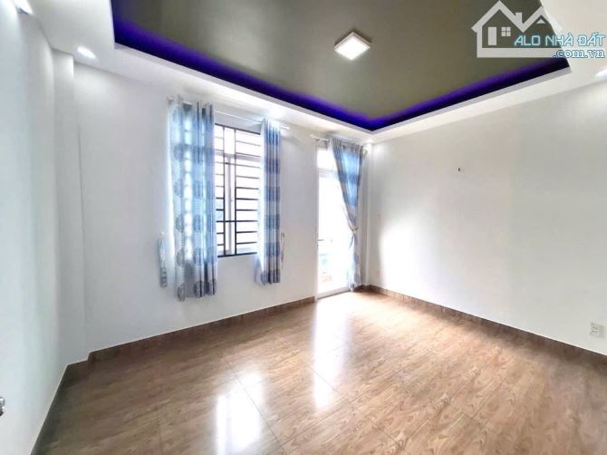 Bán gấp nhà 4 tầng Tân Bình hẻm 10m xe hơi quay đầu ngang 4,4m nở hậu chỉ 6.x tỷ - 4