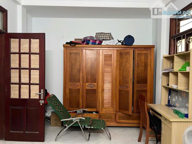 Trần Thái Tông - Ngõ Thông - Kinh Doanh - 2 Thoáng - 61m2 5 tầng mặt tiền 5.6m Giá 17.3tỷ - 4