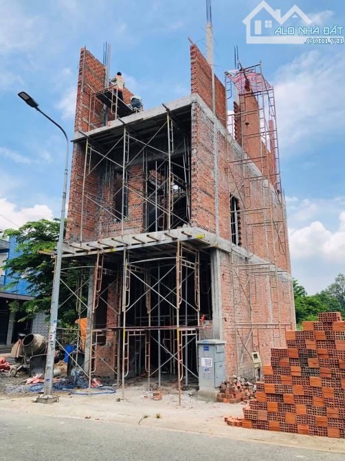 CHỦ GỞI BÁN NHÀ 1 TRỆT 2 LẦU (HOÀN CÔNG) ĐANG HOÀN THIỆN KHU TĐC QUANG VINH. GIÁ CHỈ 4 TỶ - 4