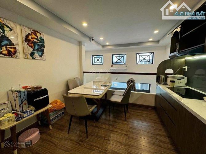 Bán nhà(4,5x8m) HXH tận cửa, 5 tầng mới cứng Phan Đăng Lưu Phú Nhuận. Giá 9 tỷ 2 - 4