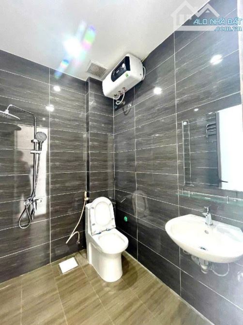 ĐỐNG ĐA – KHÂM THIÊN 46m 3 tầng MT 3,3M ngõ 3 gác Chỉ 6,6tỷ - 5