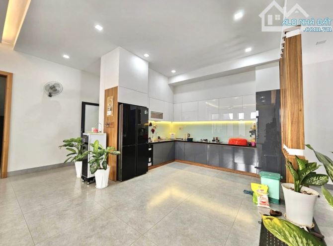 BÁN BIỆT THỰ 1,5 MÊ HẺM 126 YMOAN - DT: 12x25m - H: NAM - TC: 100% - 9,5 TỶ - 5