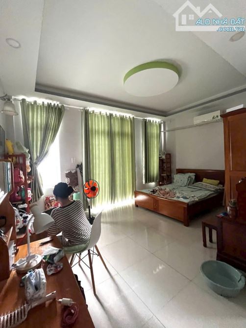 Bán nhà hẻm xe hơi Đường Đào Tông Nguyên, Nhà Bè, DT 5 x20m, 3 lầu. Giá 7,2 tỷ - 5