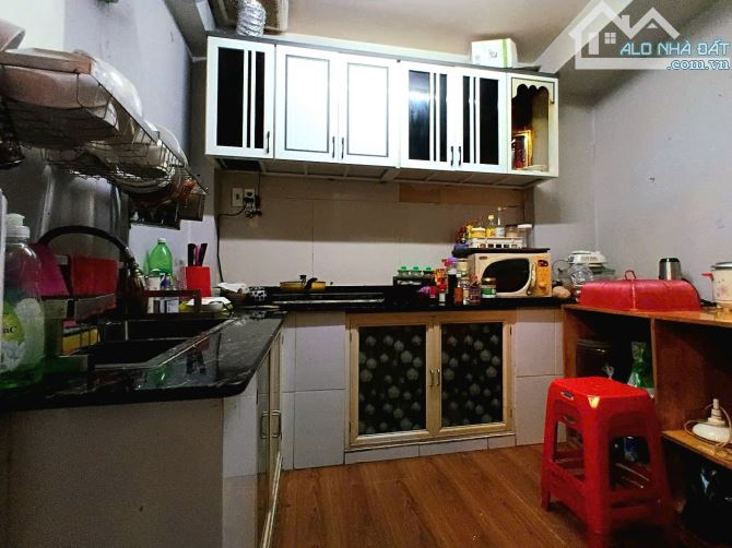 Bán nhà: đường Lý Thái Tổ, Q10. DTSD 42m2. 3 tầng. Giá 11,8 tỷ - 5