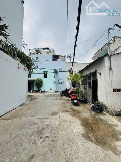 85m2 CÔNG NHẬN ĐỦ. Hẻm OTO THÔNG NGAY CHỢ VẠN HẠNH. CÁCH 200m RA NGUYỄN ẢNH THỦ. CHỈ 2.85T - 5
