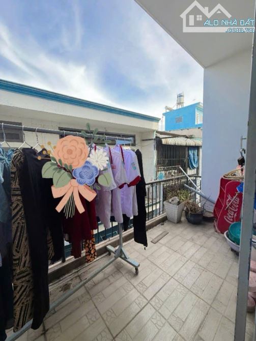 NHÀ 2 TẦNG 63M² - NGANG 5M NỞ HẬU ĐẸP - NGAY NGUYỄN THỊ ĐẶNG Q12 - 5
