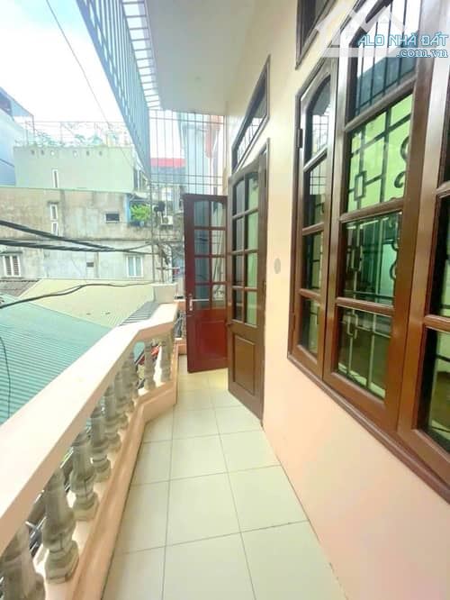 Cần bán nhà đẹp THUỴ KHUÊ Tây Hồ 47m2x3tầng , Mt 7m giá chỉ 9tỷ - 5