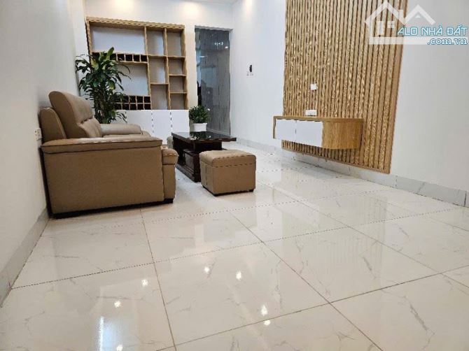 ĐỐNG ĐA – KHÂM THIÊN 46m 3 tầng MT 3,3M ngõ 3 gác Chỉ 6,6tỷ - 6