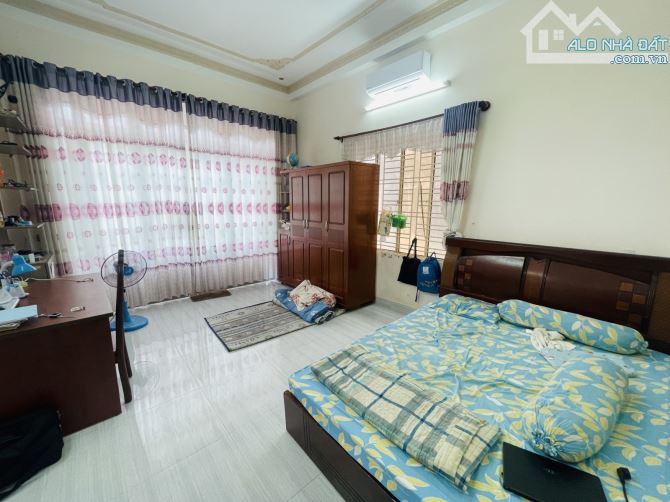 Biệt thự mặt tiền Phú Thạnh, Tân Phú, 5x27m vuông, 4 lầu - 6