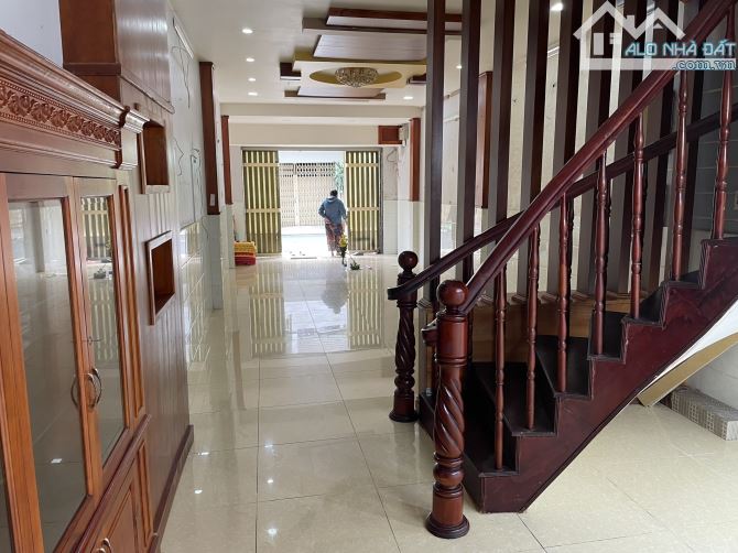 Nội thất tỷ đồng !! MT đường số 28 - Bình Phú 1 Quận 6 (4x18m) 4 lầu đẹp chỉ 12 tỷ - 6