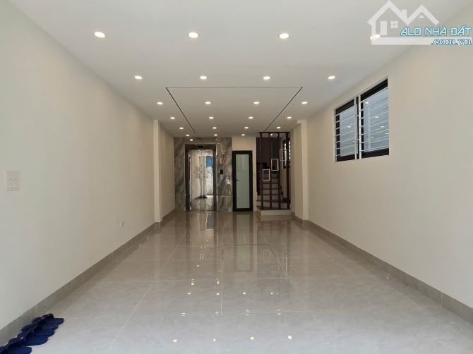 THẠCH BÀN - LONG BIÊN - LÔ GÓC 2 THOÁNG - FULL NỘI THẤT - GARA 7 CHỖ - Ô TÔ ĐỖ NGÀY ĐÊM. - 6